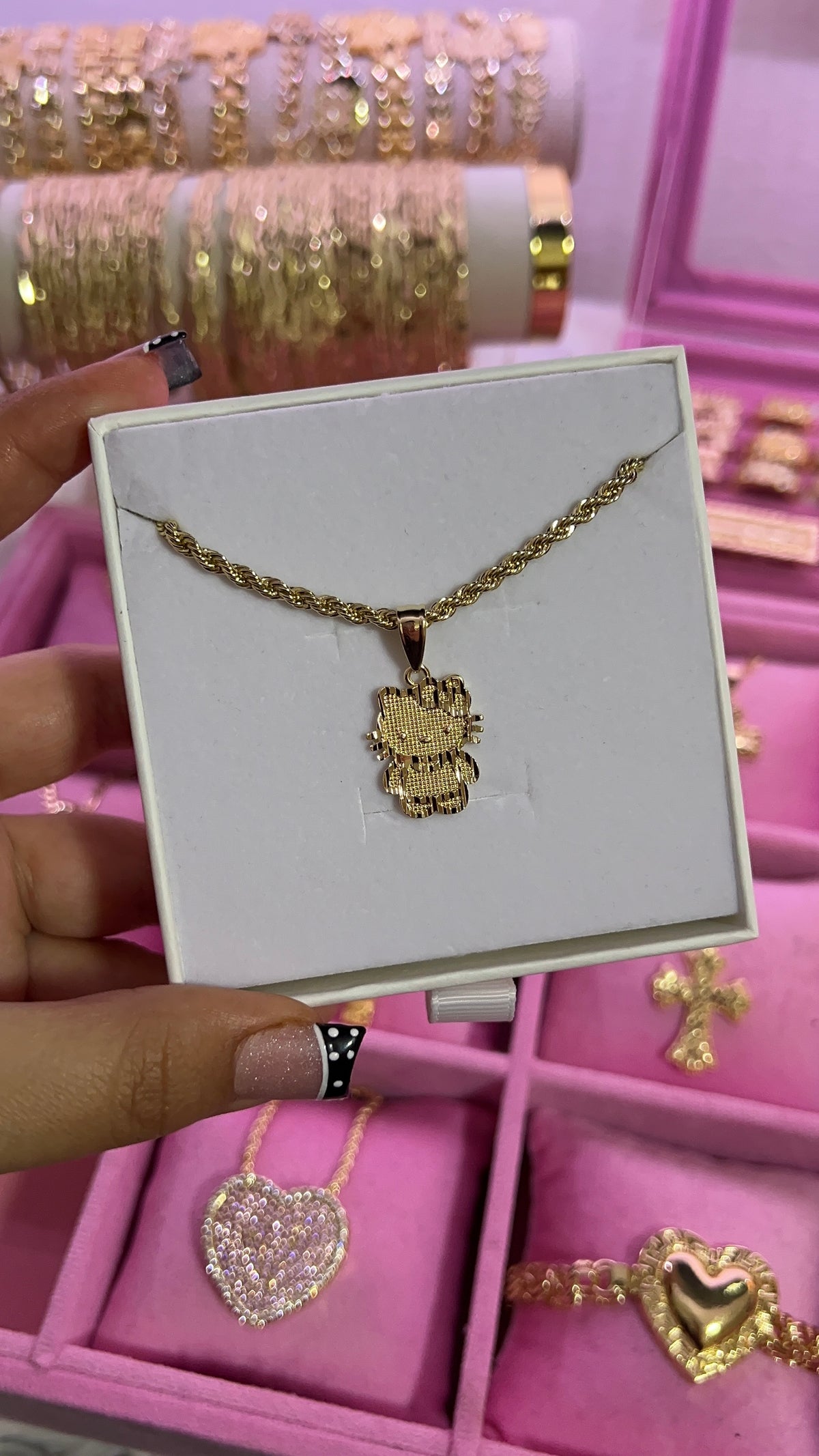 FULL BODY HK NECKALCE